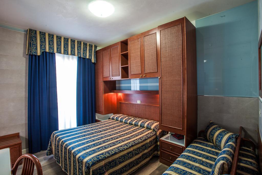 Hotel Colombo Jesolo Extérieur photo