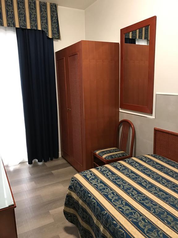 Hotel Colombo Jesolo Extérieur photo